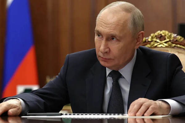 Ataques-da-Ucrania-levam-Putin-a-ampliar-controle-estatal