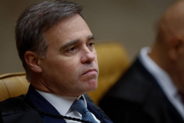 Caso-Lulinha-Mendonca-pode-manter-inqueritos-no-STF