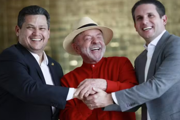 Lula-sinaliza-apoio-a-Hugo-Motta-e-Alcolumbre-em-2027