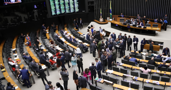 PEC-6x1-oposicao-tenta-adiar-votacao-para-pos-eleicao
