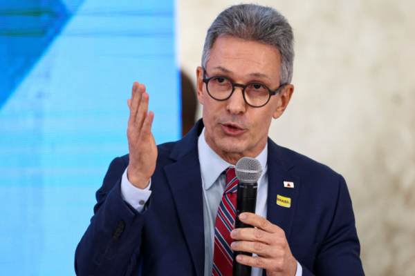 Preco-carissimo-Zema-critica-logistica-do-agro-em-MG